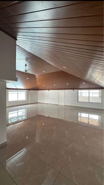 2500 sqft commercial office space for rent near Kochi(Ernakulam) Kerala, India - ₹ 112500/month.