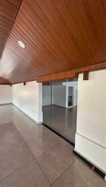 2500 sqft commercial office space for rent near Kochi(Ernakulam) Kerala, India - ₹ 112500/month.