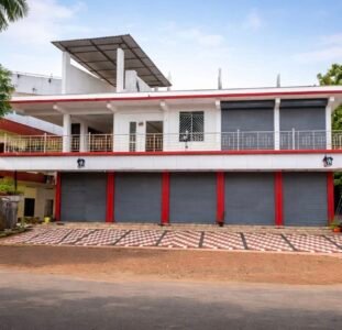 4600 sqft Commercial Building with 3BHK Apartment for rent, Kottayam, Kerala, India