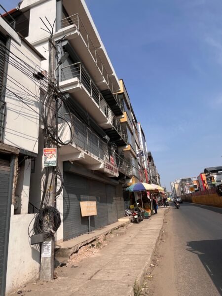 Commercial Office Building (1600 Sq.Ft x 3 Floors) for Rent in Kakkanad, Kochi, Kerala, India – ₹2,50,000/Month